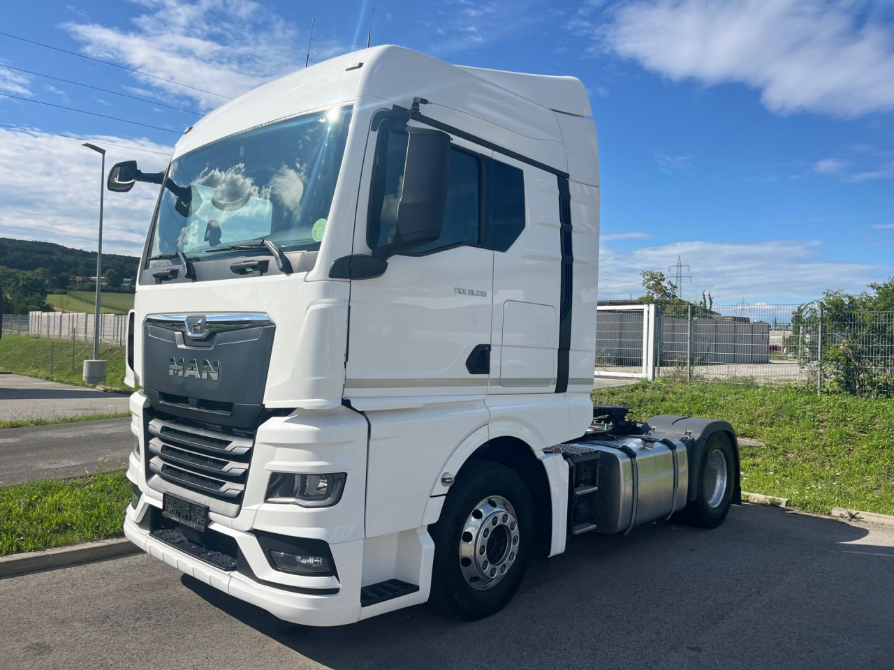 MAN 18.510 4x2 BL SA Kompressor - Kippyhdraulik - ADR - Tractor unit: picture 1 MAN 18.510 4x2 BL SA Kompressor - Kippyhdraulik - ADR - Tractor unit: picture 1