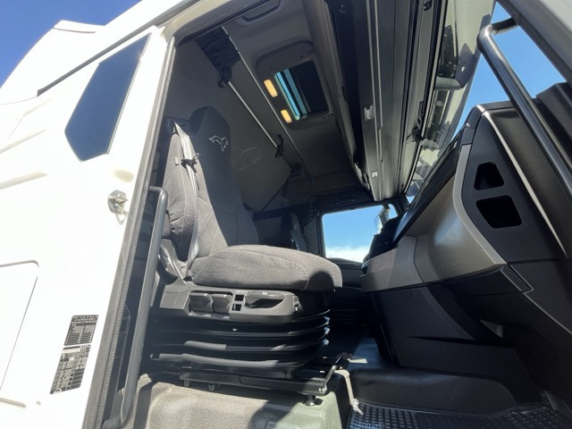 MAN 18.510 4x2 BLS mit ZF Getriebe Nebenabtrieb - Tractor unit: picture 5 MAN 18.510 4x2 BLS mit ZF Getriebe Nebenabtrieb - Tractor unit: picture 5
