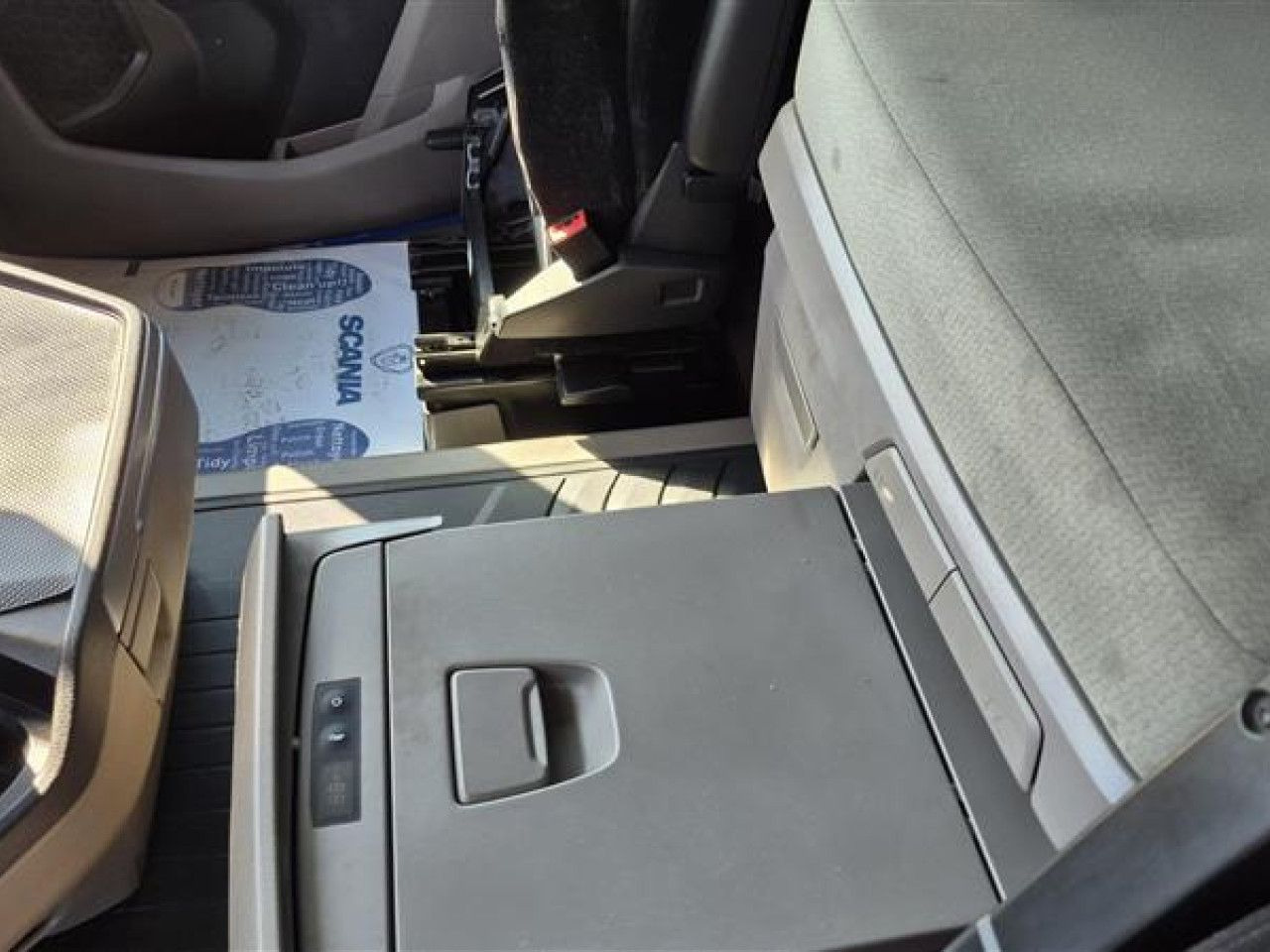 Tractor unit Scania R 450: picture 8 Tractor unit Scania R 450: picture 8