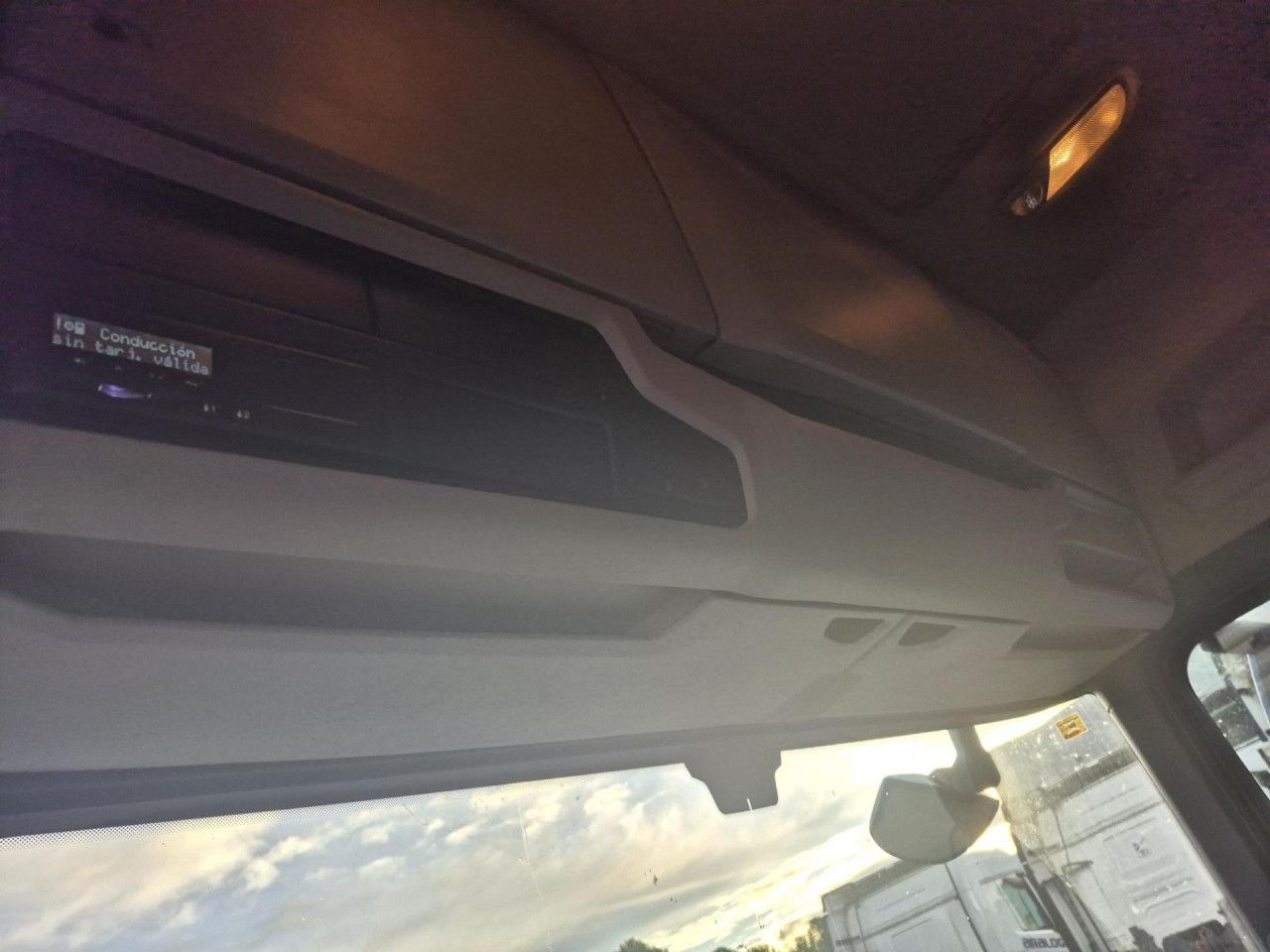 Tractor unit Scania R 580: picture 8