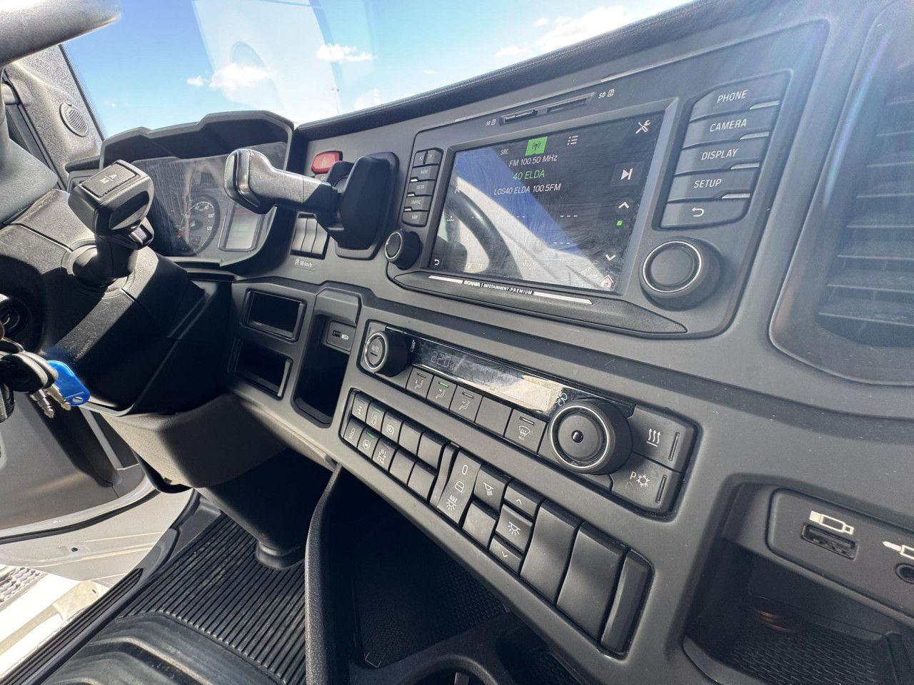 Tractor unit Scania S 500: picture 12