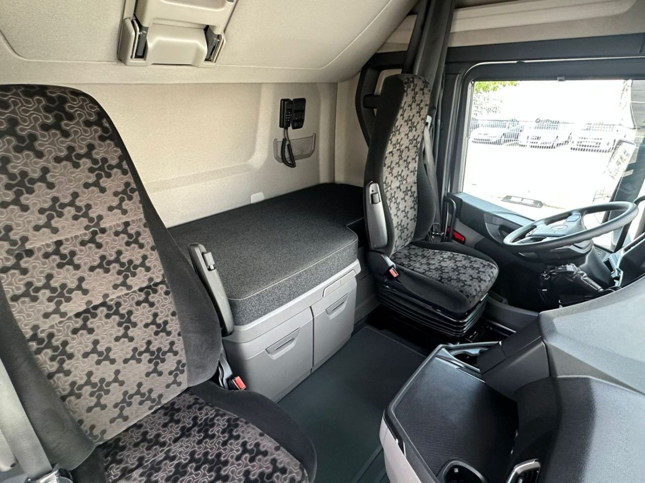 Scania S 500 - Tractor unit: picture 1 Scania S 500 - Tractor unit: picture 1