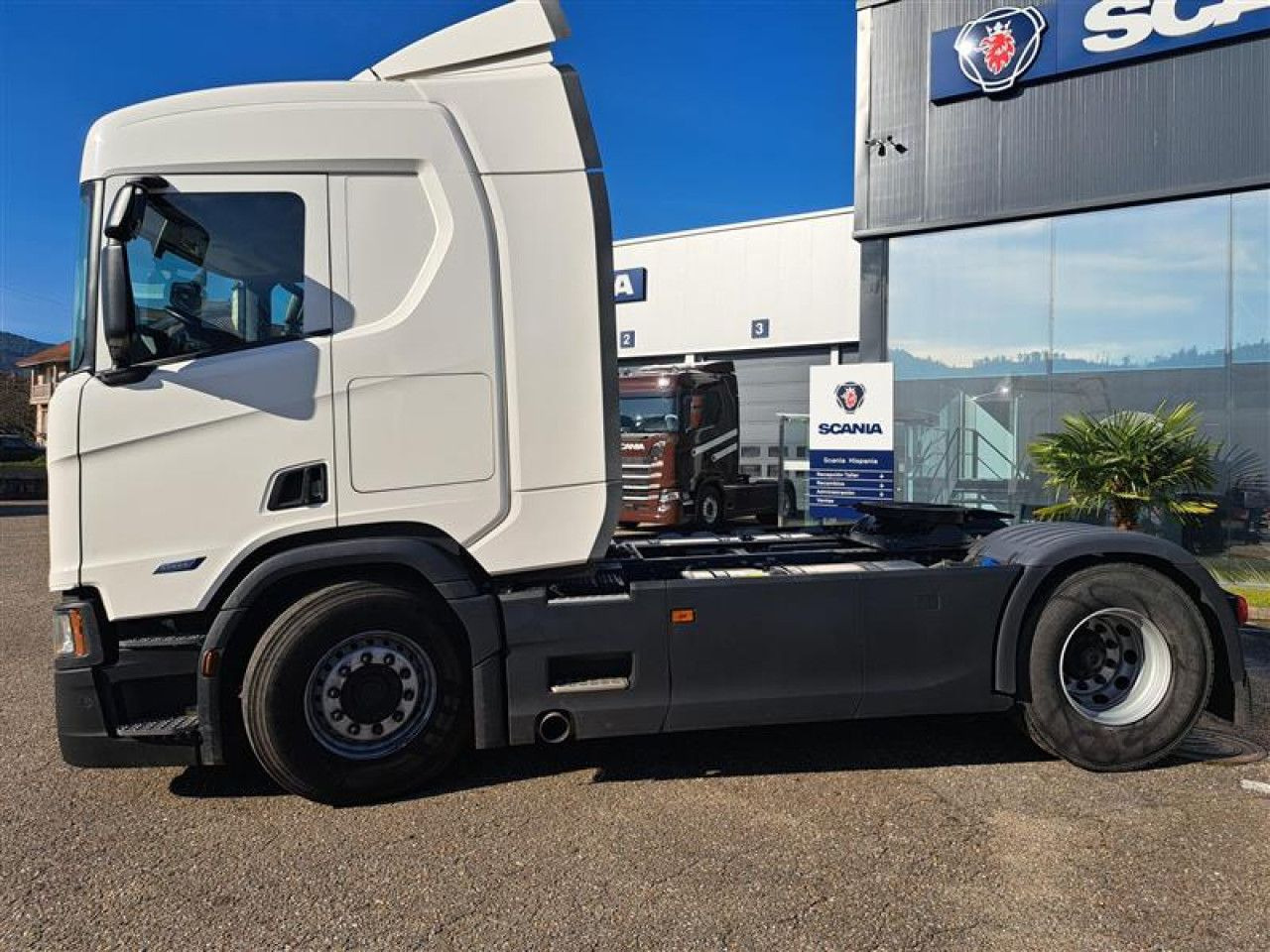 UVES01250035 - Tractor unit: picture 3 UVES01250035 - Tractor unit: picture 3