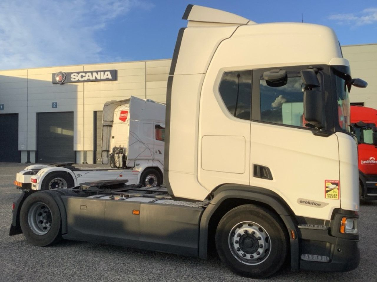 UVES05250009 - Tractor unit: picture 2 UVES05250009 - Tractor unit: picture 2