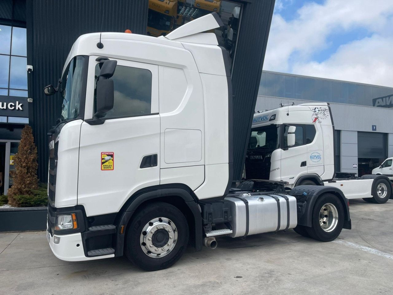 UVES06240011 - Tractor unit: picture 2 UVES06240011 - Tractor unit: picture 2