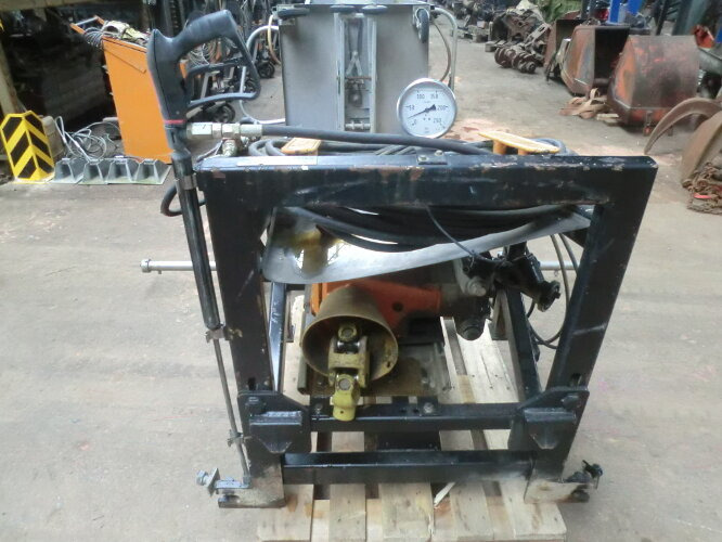 Unimog AUGL Kehrmaschine KMU88H AUGL KMU88H, Kehrmaschinen-Aufbau - Attachment for Road sweeper: picture 3 Unimog AUGL Kehrmaschine KMU88H AUGL KMU88H, Kehrmaschinen-Aufbau - Attachment for Road sweeper: picture 3