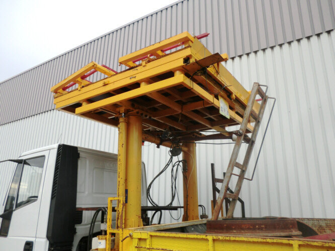 Castillete PRFR - Truck mounted aerial platform: picture 1 Castillete PRFR - Truck mounted aerial platform: picture 1