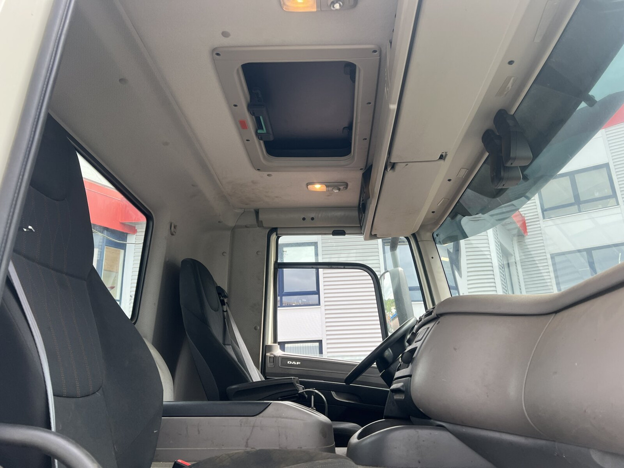 DAF CF 480 6x2 CF 480 6x2, Lenk-/Liftachse - Hook lift truck: picture 4 DAF CF 480 6x2 CF 480 6x2, Lenk-/Liftachse - Hook lift truck: picture 4
