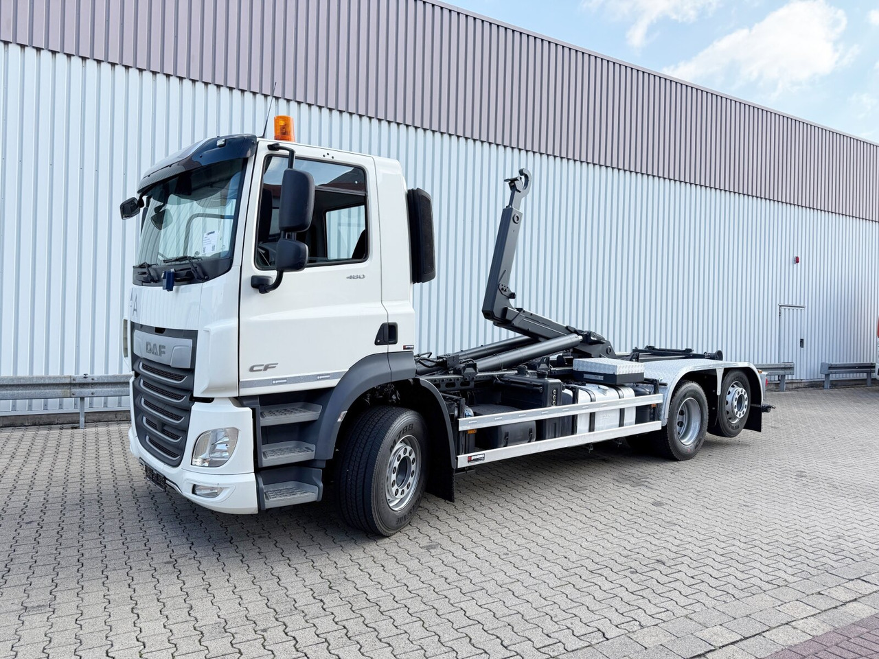 DAF CF 480 6x2 CF 480 6x2, Lenk-/Liftachse - Hook lift truck: picture 1 DAF CF 480 6x2 CF 480 6x2, Lenk-/Liftachse - Hook lift truck: picture 1