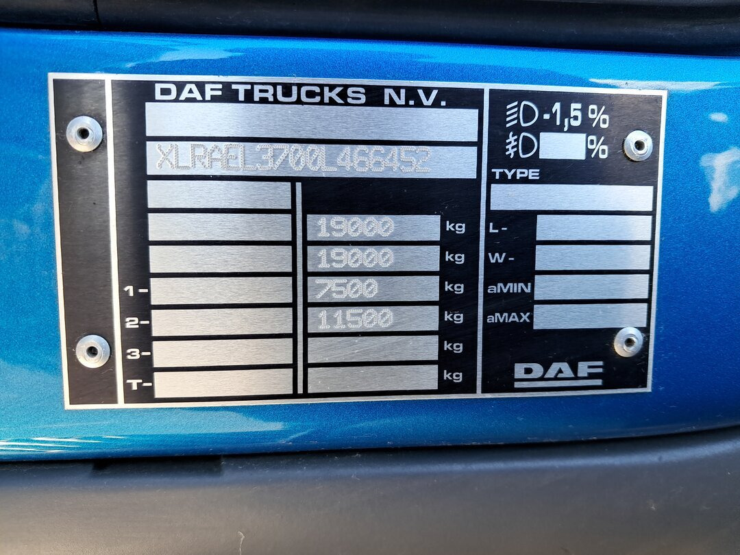 DAF LF 290 FA 4x2 LF 290 FA 4x2, Nebenantrieb, Navi, Abrollanlage HYVA T12-45 - Hook lift truck: picture 4 DAF LF 290 FA 4x2 LF 290 FA 4x2, Nebenantrieb, Navi, Abrollanlage HYVA T12-45 - Hook lift truck: picture 4