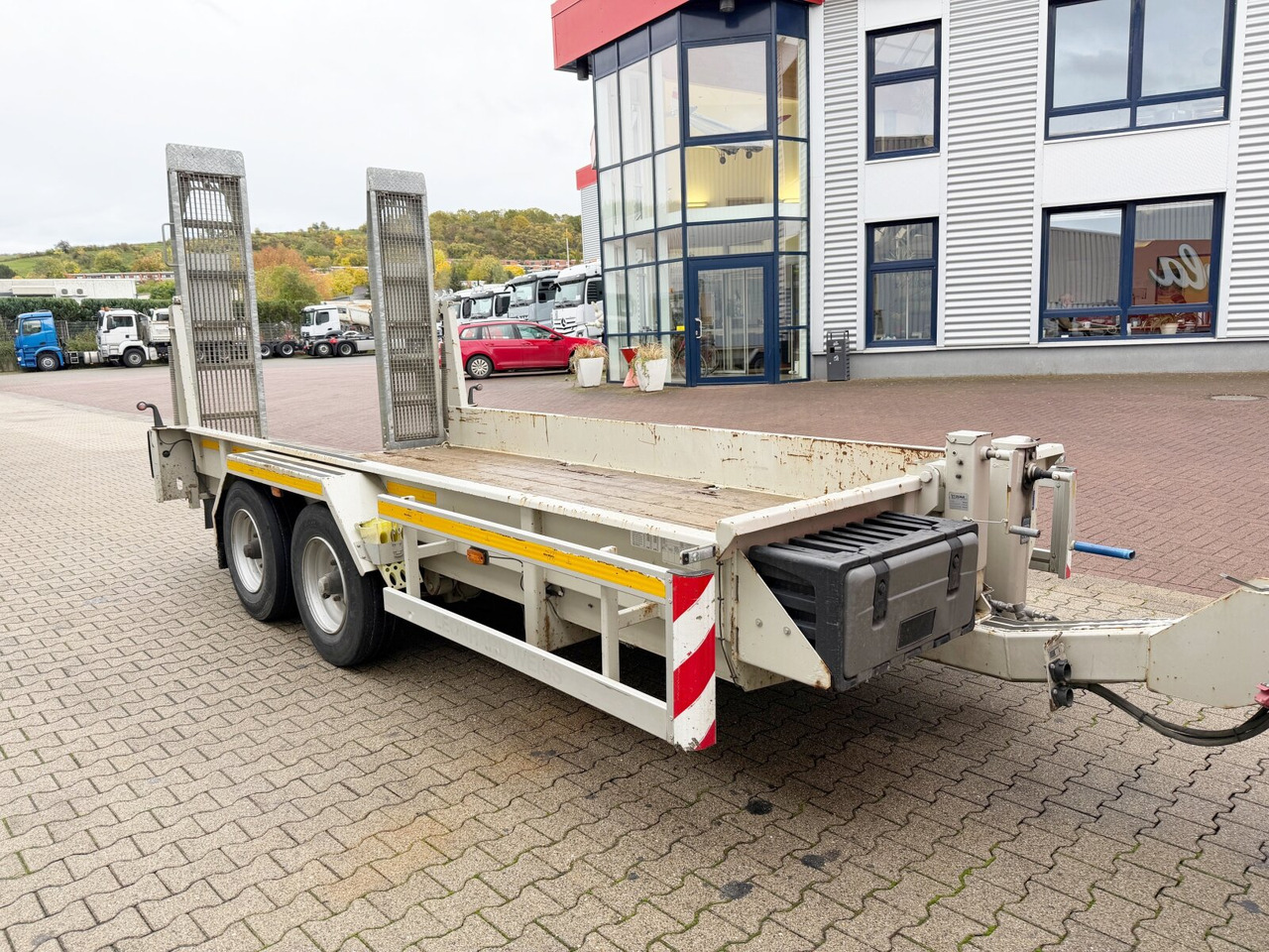 Low loader trailer for transportation of heavy machinery ETS-TA-B 10,7 ETS-TA-B 10,7: picture 8