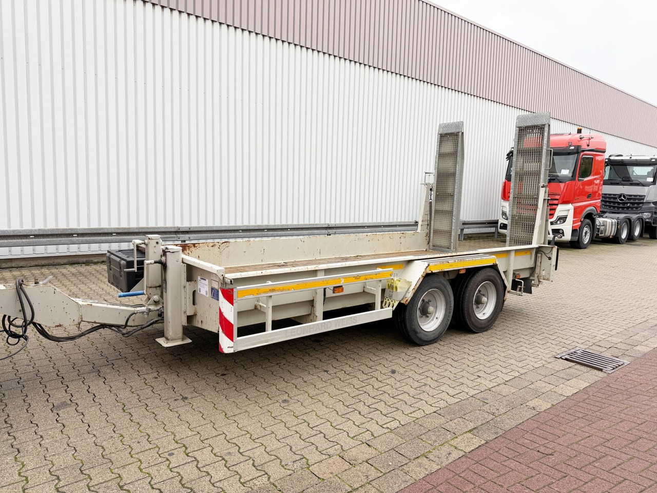 ETS-TA-B 10,7 ETS-TA-B 10,7 - Low loader trailer: picture 1 ETS-TA-B 10,7 ETS-TA-B 10,7 - Low loader trailer: picture 1