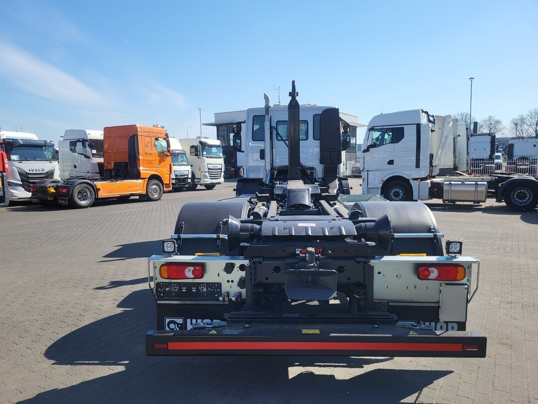 Euro Cargo 180E320 4x2 Euro Cargo 180E320 4x2, HIAB Abroller - Hook lift truck: picture 2 Euro Cargo 180E320 4x2 Euro Cargo 180E320 4x2, HIAB Abroller - Hook lift truck: picture 2