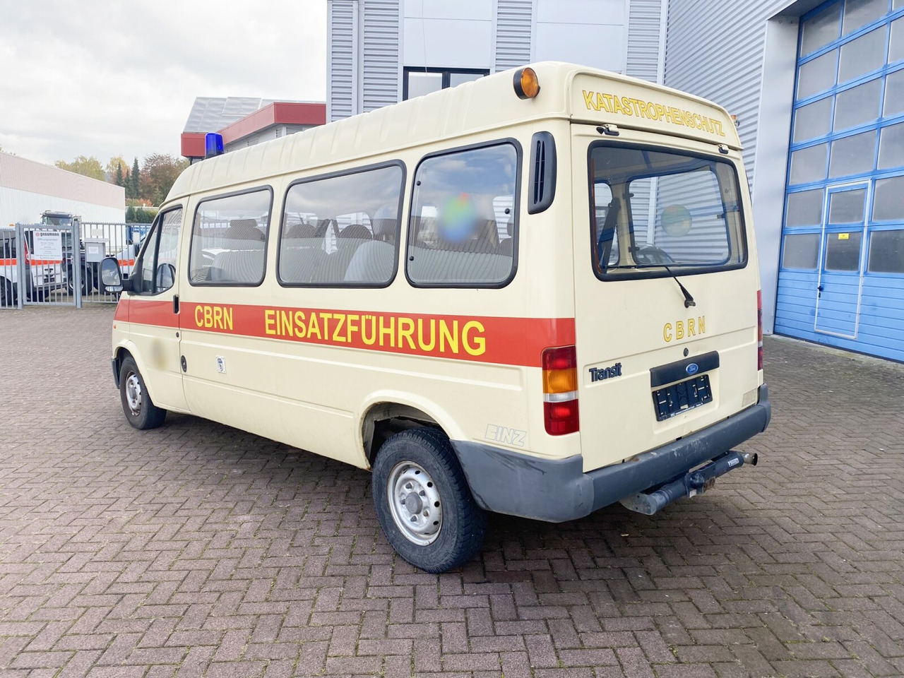 Ford Transit 2.5 4x2 Transit 2.5 4x2, Personentransporter, 8 Sitze on lease Ford Transit 2.5 4x2 Transit 2.5 4x2, Personentransporter, 8 Sitze: picture 12