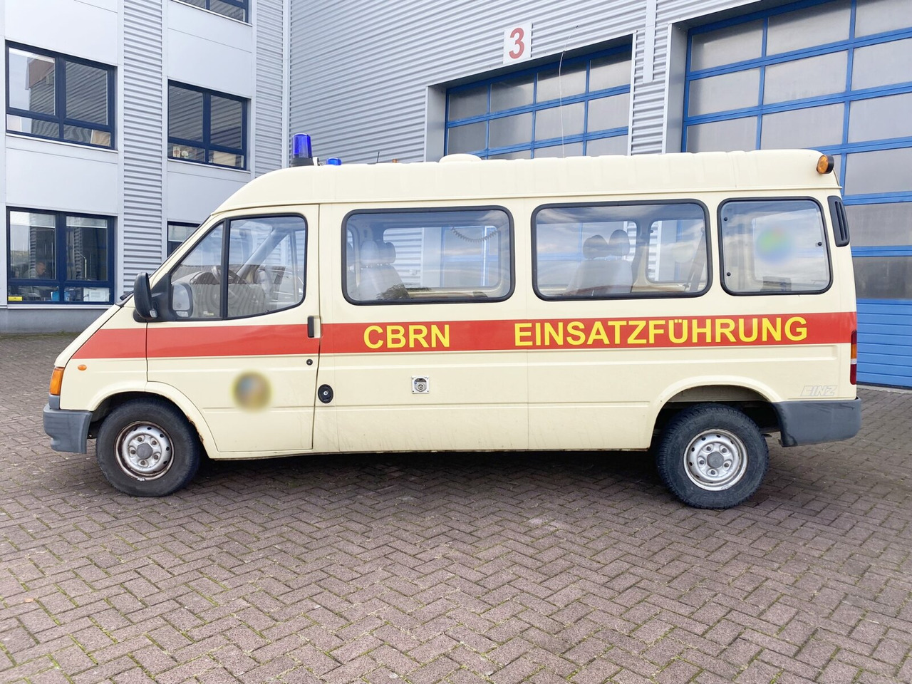 Ford Transit 2.5 4x2 Transit 2.5 4x2, Personentransporter, 8 Sitze on lease Ford Transit 2.5 4x2 Transit 2.5 4x2, Personentransporter, 8 Sitze: picture 13