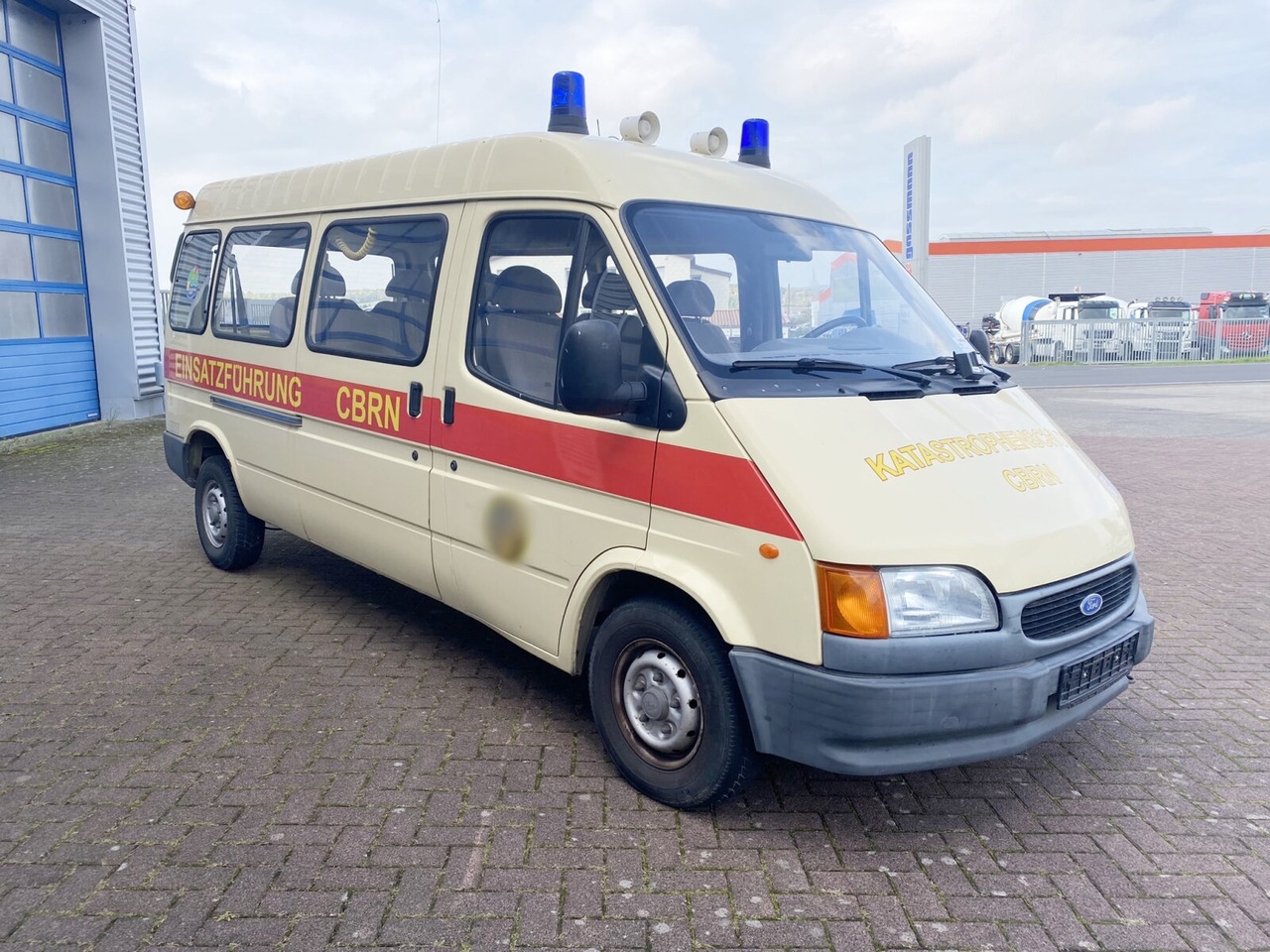 Ford Transit 2.5 4x2 Transit 2.5 4x2, Personentransporter, 8 Sitze on lease Ford Transit 2.5 4x2 Transit 2.5 4x2, Personentransporter, 8 Sitze: picture 8