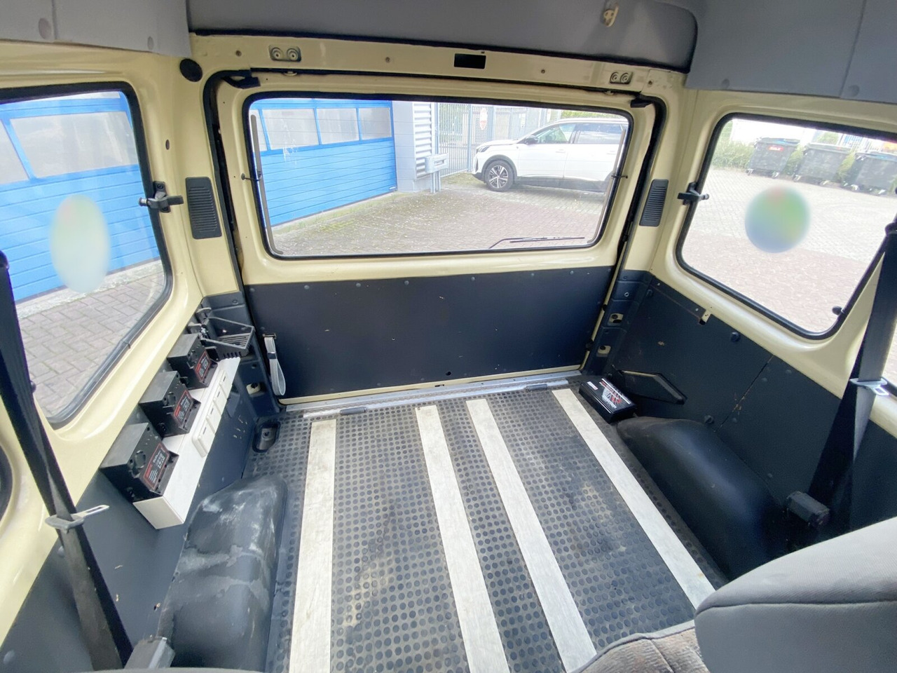 Ford Transit 2.5 4x2 Transit 2.5 4x2, Personentransporter, 8 Sitze - Minibus, Passenger van: picture 4 Ford Transit 2.5 4x2 Transit 2.5 4x2, Personentransporter, 8 Sitze - Minibus, Passenger van: picture 4