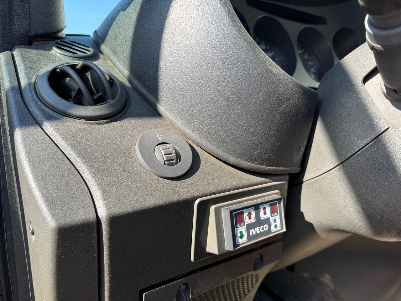 Iveco Daily 65C15D 4x2 Doka Daily 65C15D 4x2 Doka, Grüne Plakette, City-Abroller - Hook lift truck: picture 5 Iveco Daily 65C15D 4x2 Doka Daily 65C15D 4x2 Doka, Grüne Plakette, City-Abroller - Hook lift truck: picture 5