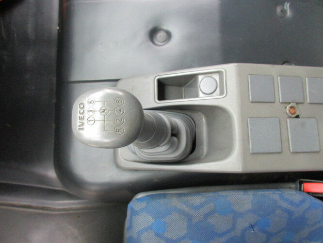 Iveco EuroCargo 75 E 17/4x2 EuroCargo 75 E 17/4x2, 6x VORHANDEN! - Box truck: picture 3 Iveco EuroCargo 75 E 17/4x2 EuroCargo 75 E 17/4x2, 6x VORHANDEN! - Box truck: picture 3