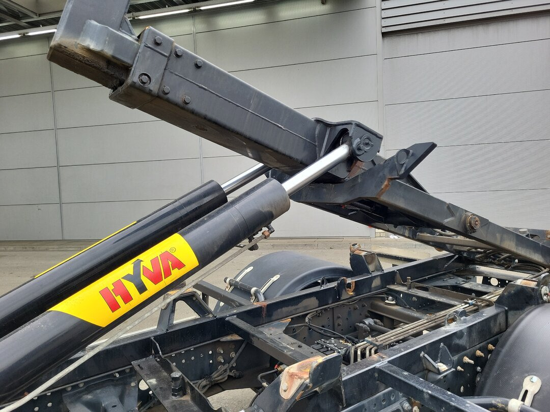 Iveco EuroCargo ML120E22 4x2 EuroCargo ML120E22 4x2, City-Abroller - Hook lift truck: picture 5 Iveco EuroCargo ML120E22 4x2 EuroCargo ML120E22 4x2, City-Abroller - Hook lift truck: picture 5