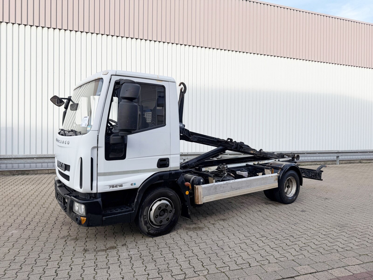 Iveco EuroCargo ML75E16 4x2 EuroCargo ML75E16 4x2, City-Abroller - Hook lift truck: picture 1 Iveco EuroCargo ML75E16 4x2 EuroCargo ML75E16 4x2, City-Abroller - Hook lift truck: picture 1