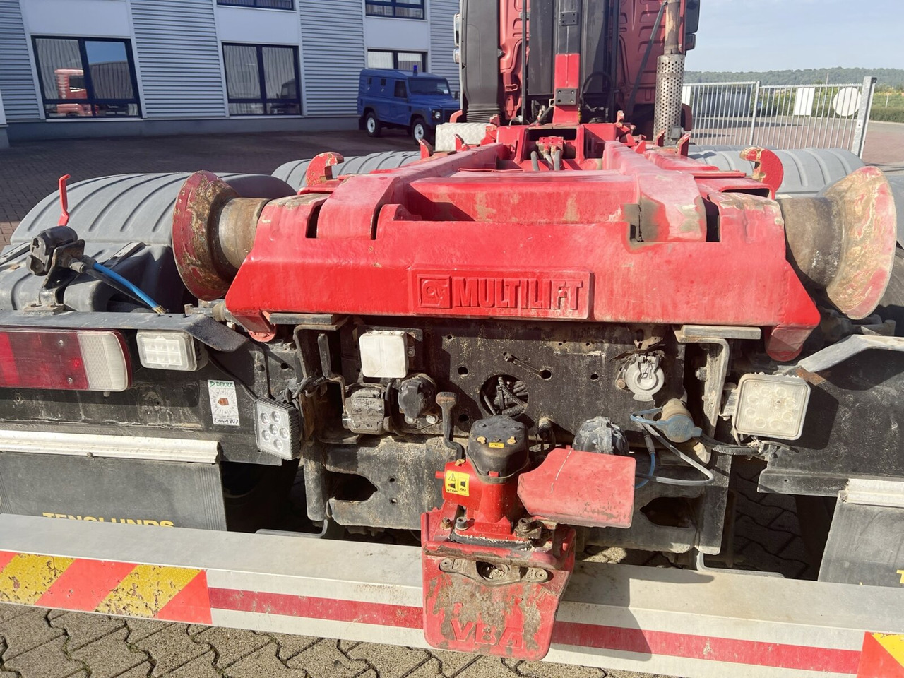 MAN TGA 25.530 8x4-4 BL, Lift-/Lenkachse TGA 25.530 8x4-4 BL, Lift-/Lenkachse - Hook lift truck: picture 4 MAN TGA 25.530 8x4-4 BL, Lift-/Lenkachse TGA 25.530 8x4-4 BL, Lift-/Lenkachse - Hook lift truck: picture 4