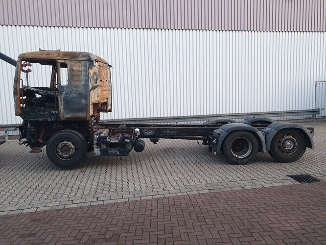 MAN TGA 26.440 6x2 BL Brandschaden TGA 26.440 6x2 BL Brandschaden - Cab chassis truck: picture 4 MAN TGA 26.440 6x2 BL Brandschaden TGA 26.440 6x2 BL Brandschaden - Cab chassis truck: picture 4