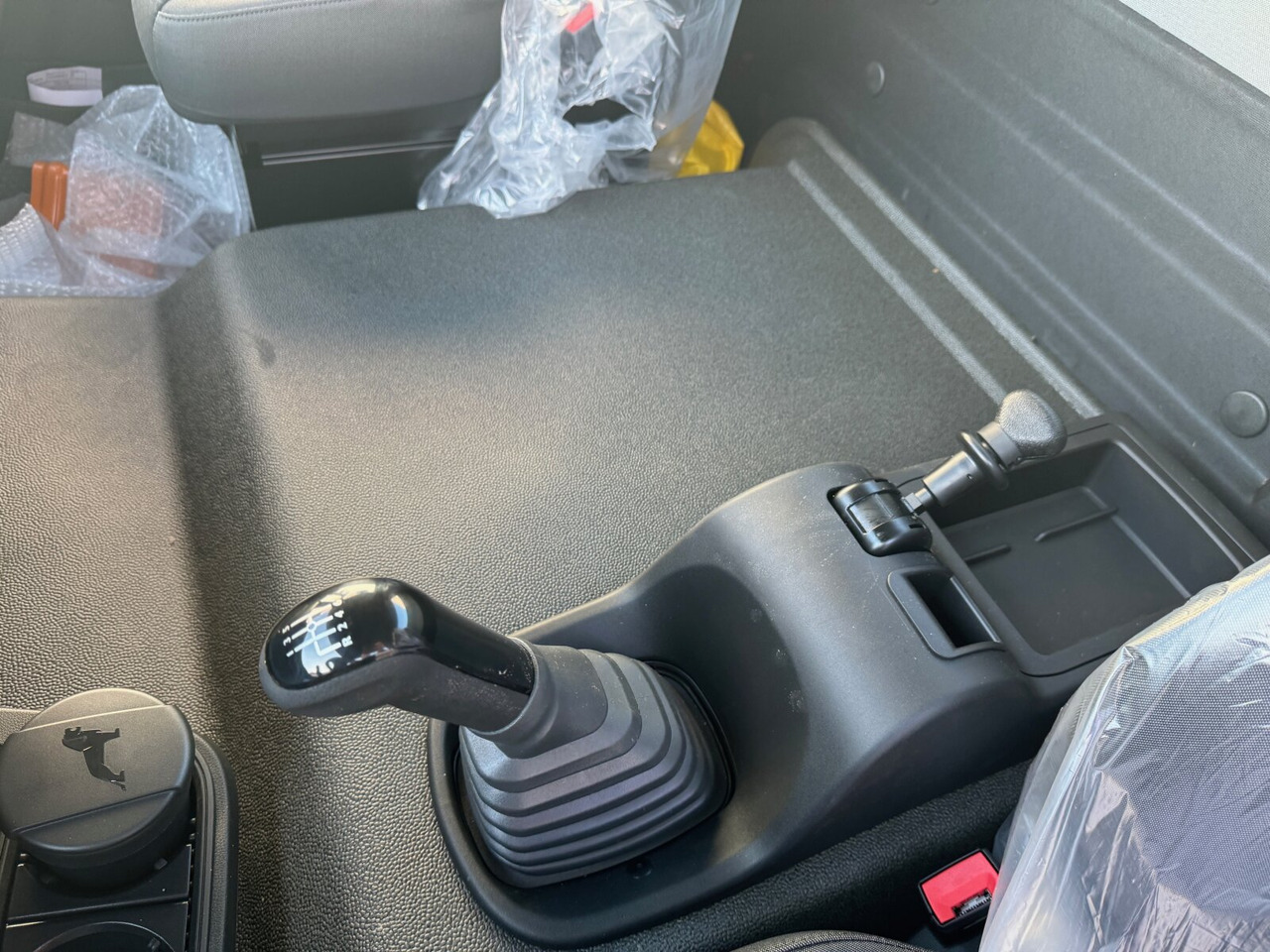MAN TGL 8.190 4x2 BB CH TGL 8.190 4x2 BB CH, City-Abroller - Hook lift truck: picture 4 MAN TGL 8.190 4x2 BB CH TGL 8.190 4x2 BB CH, City-Abroller - Hook lift truck: picture 4