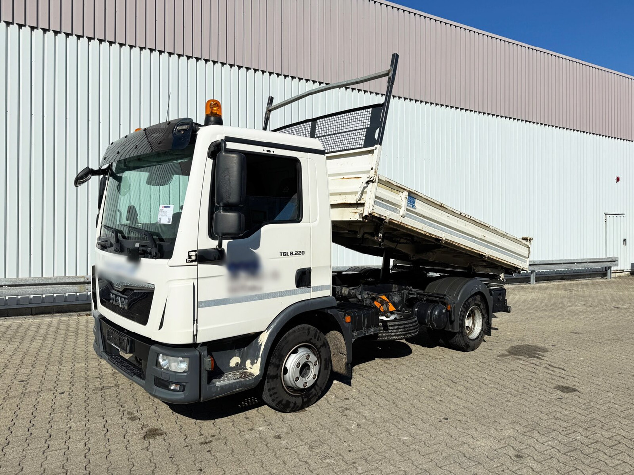 MAN TGL 8.220 4x2 BB TGL 8.220 4x2 BB, 2x AHK - Tipper: picture 1 MAN TGL 8.220 4x2 BB TGL 8.220 4x2 BB, 2x AHK - Tipper: picture 1