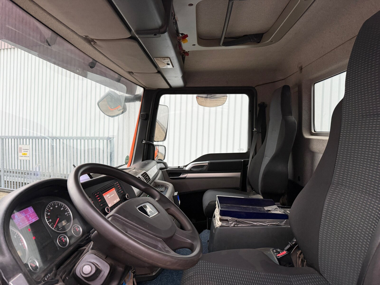 MAN TGM 18.290 4x2 BB TGM 18.290 4x2 BB, Tele-Absetzer - Skip loader truck: picture 2 MAN TGM 18.290 4x2 BB TGM 18.290 4x2 BB, Tele-Absetzer - Skip loader truck: picture 2