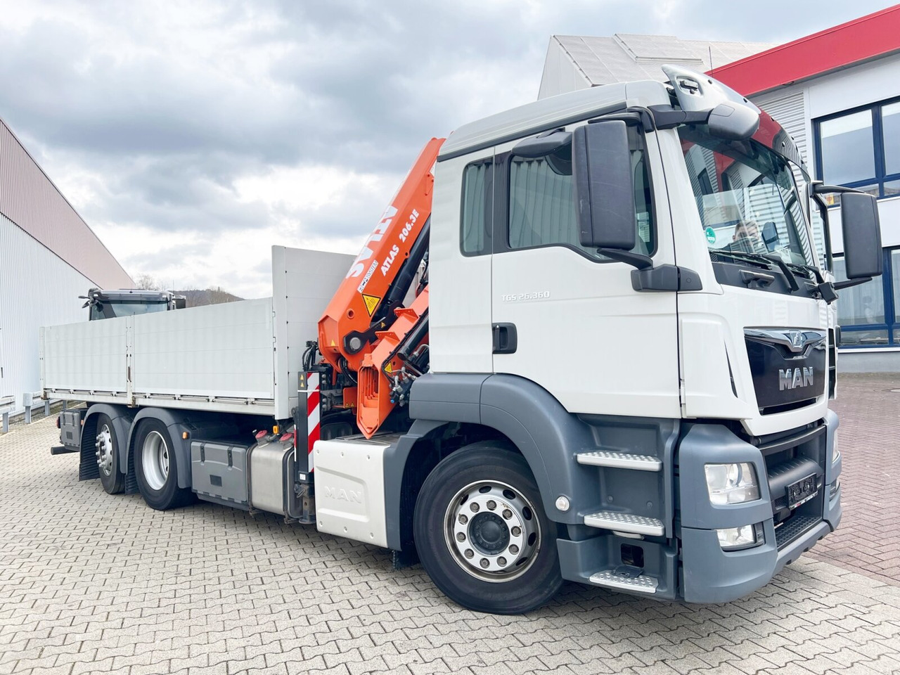 Crane truck, Dropside/ Flatbed truck MAN TGS 26.360/400 6x2-4 BL TGS 26.360/400 6x2-4 BL, Lenk-/Lift, Kran Atlas AK 206.3E A5, Funk: picture 10