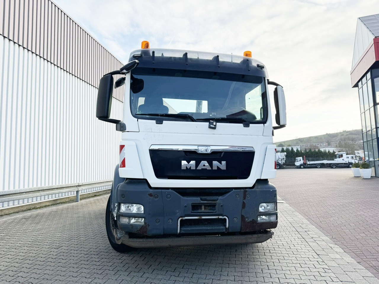 Skip loader truck MAN TGS 26.400 6x2/4 BL TGS 26.400 6x2/4 BL mit Vorlauflenk-/liftachse, Multilift: picture 6 Skip loader truck MAN TGS 26.400 6x2/4 BL TGS 26.400 6x2/4 BL mit Vorlauflenk-/liftachse, Multilift: picture 6