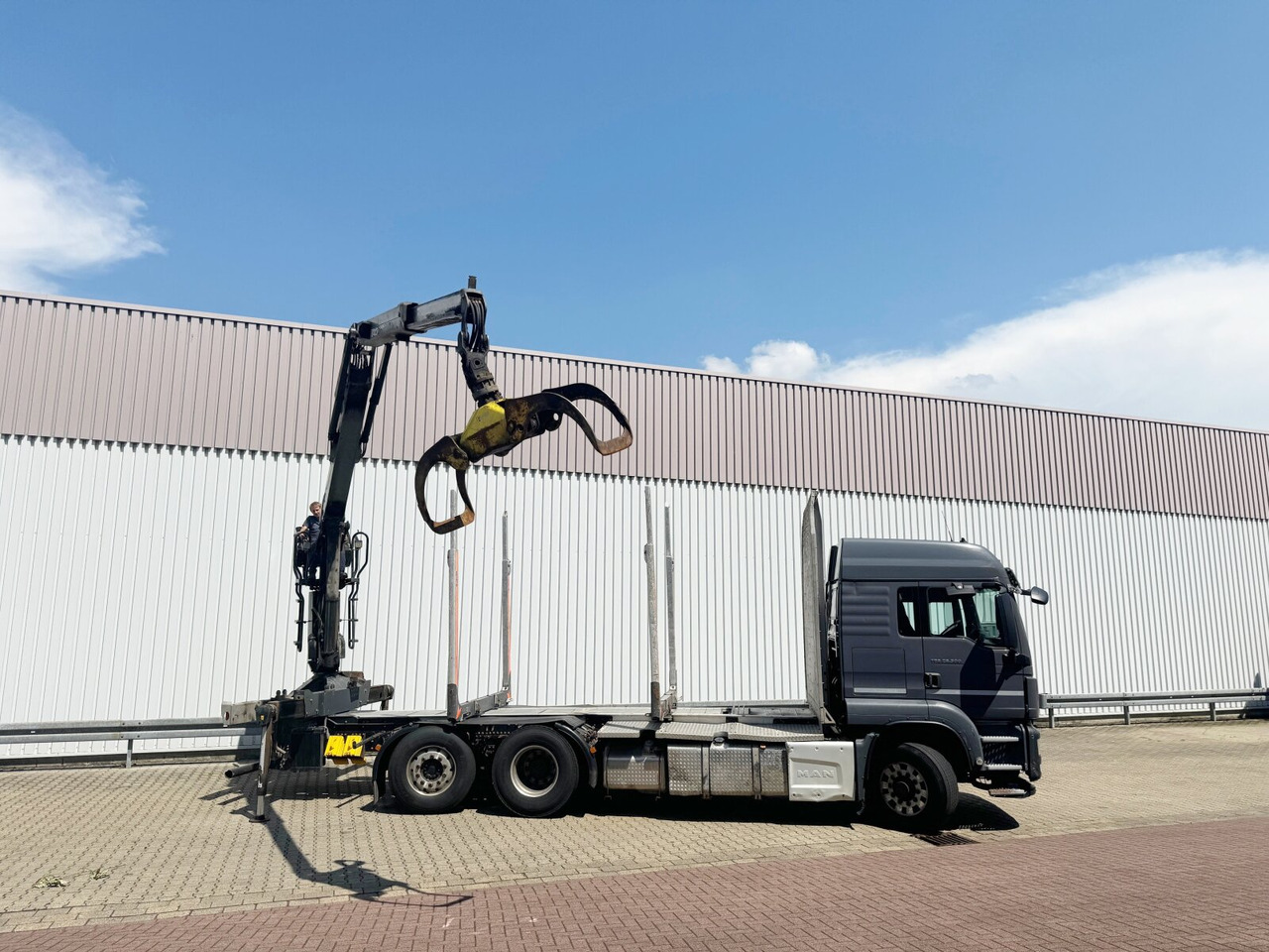Timber truck, Crane truck MAN TGS 26.500 6X4H-4 BL TGS 26.500 6X4H-4 BL, PriTarder, HydroDrive, Lenk-/Lift, Heckkran Epsilon M13Z83: picture 13