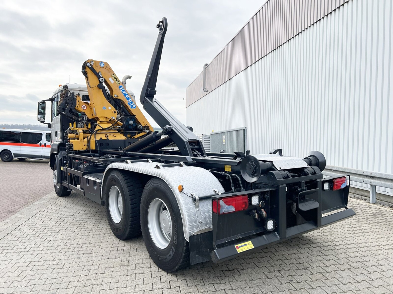 MAN TGS 33.440 6X4 BL TGS 33.440 6X4 BL mit Kran Effer 165-3S, Funk on lease MAN TGS 33.440 6X4 BL TGS 33.440 6X4 BL mit Kran Effer 165-3S, Funk: picture 12
