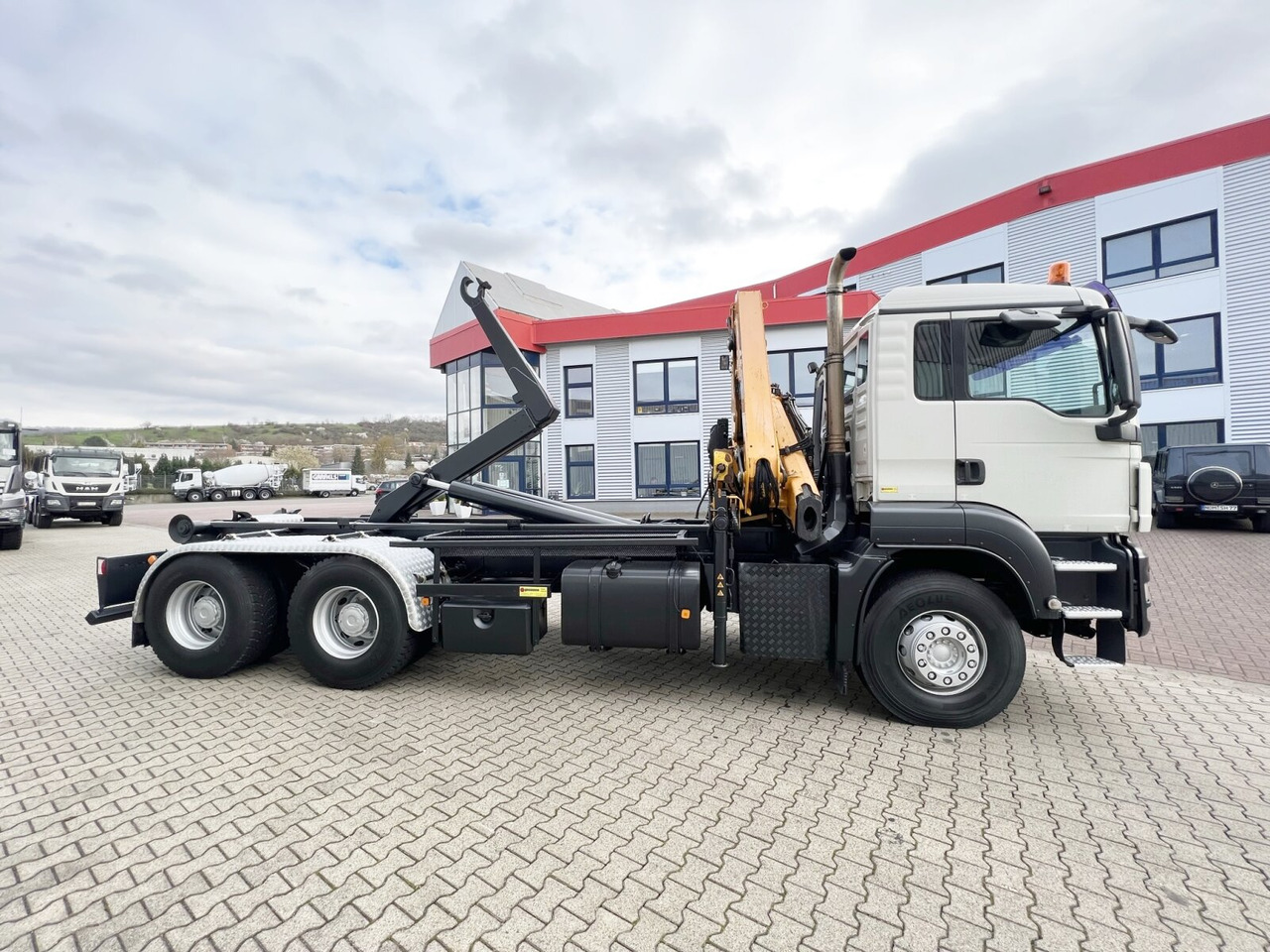 MAN TGS 33.440 6X4 BL TGS 33.440 6X4 BL mit Kran Effer 165-3S, Funk on lease MAN TGS 33.440 6X4 BL TGS 33.440 6X4 BL mit Kran Effer 165-3S, Funk: picture 10
