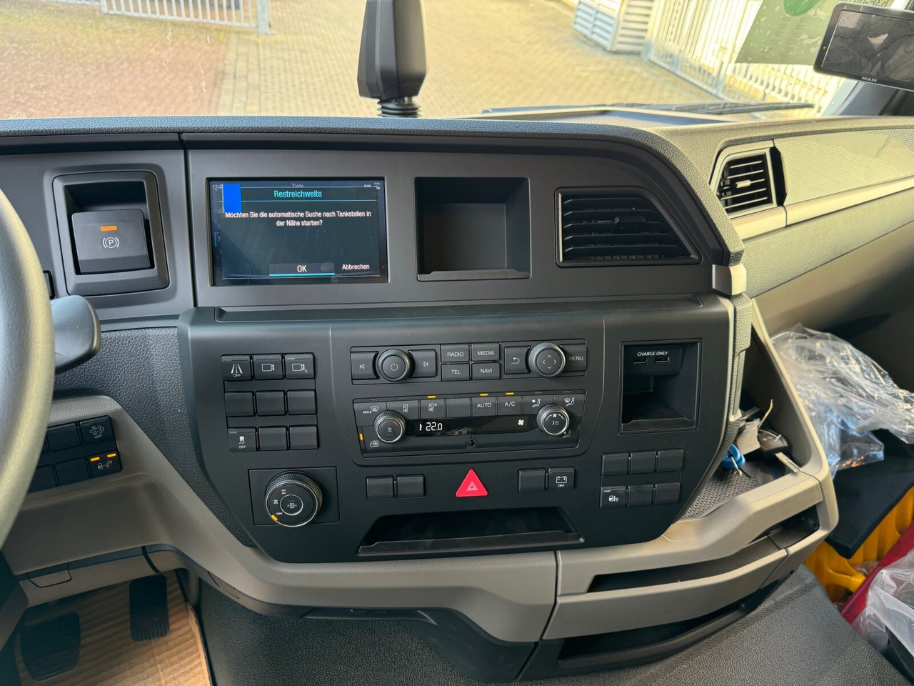 MAN TGS 35.480 8x6H BL CH TGS 35.480 8x6H BL CH, HydroDrive, Navi, Nebenantrieb - Hook lift truck: picture 5 MAN TGS 35.480 8x6H BL CH TGS 35.480 8x6H BL CH, HydroDrive, Navi, Nebenantrieb - Hook lift truck: picture 5