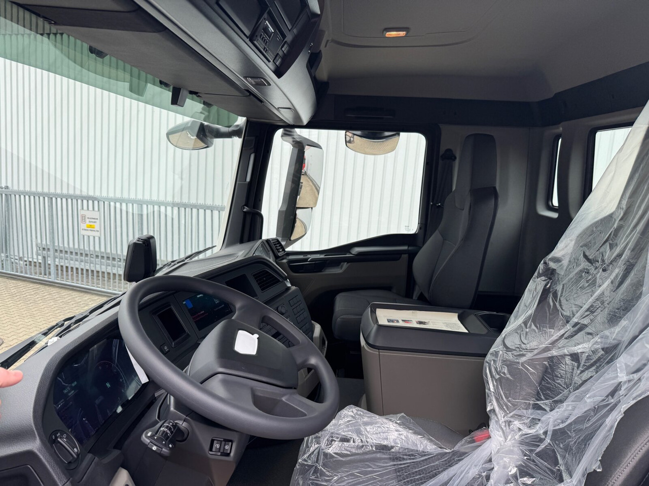 MAN TGS 35.480 8x8 BB CH TGS 35.480 8x8 BB CH, Hohe Bauart, Nebenantrieb - Hook lift truck: picture 3 MAN TGS 35.480 8x8 BB CH TGS 35.480 8x8 BB CH, Hohe Bauart, Nebenantrieb - Hook lift truck: picture 3