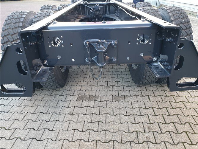 New Tank truck MAN TGS 41.480 8X6 BB TGS 41.480 8X6 BB, ca. 25.000l mit Separatpumpe: picture 7 New Tank truck MAN TGS 41.480 8X6 BB TGS 41.480 8X6 BB, ca. 25.000l mit Separatpumpe: picture 7