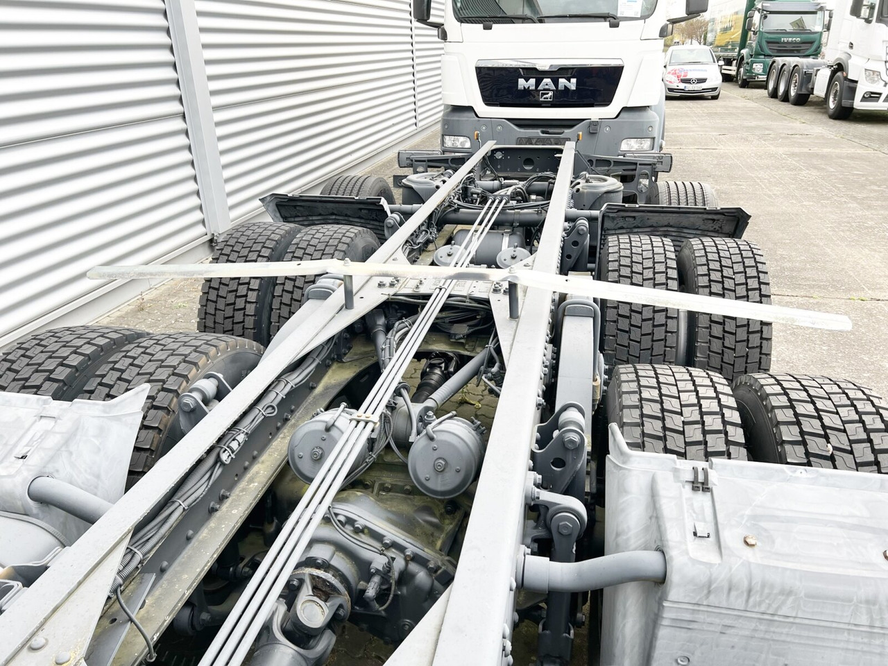 MAN TGS 50.480BB 10x4 Retarder TGS 50.480BB 10x4 Retarder, 3-f.NA - Cab chassis truck: picture 3 MAN TGS 50.480BB 10x4 Retarder TGS 50.480BB 10x4 Retarder, 3-f.NA - Cab chassis truck: picture 3