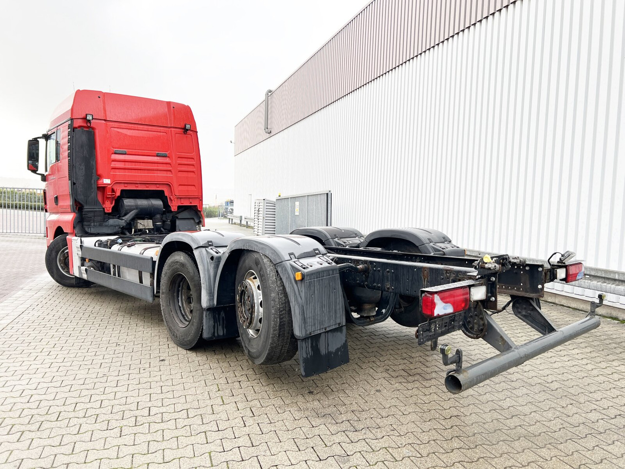 Cab chassis truck MAN TGX 26.440 6x2-2 LL TGX 26.440 6x2-2 LL, Lenk-Liftachse: picture 11