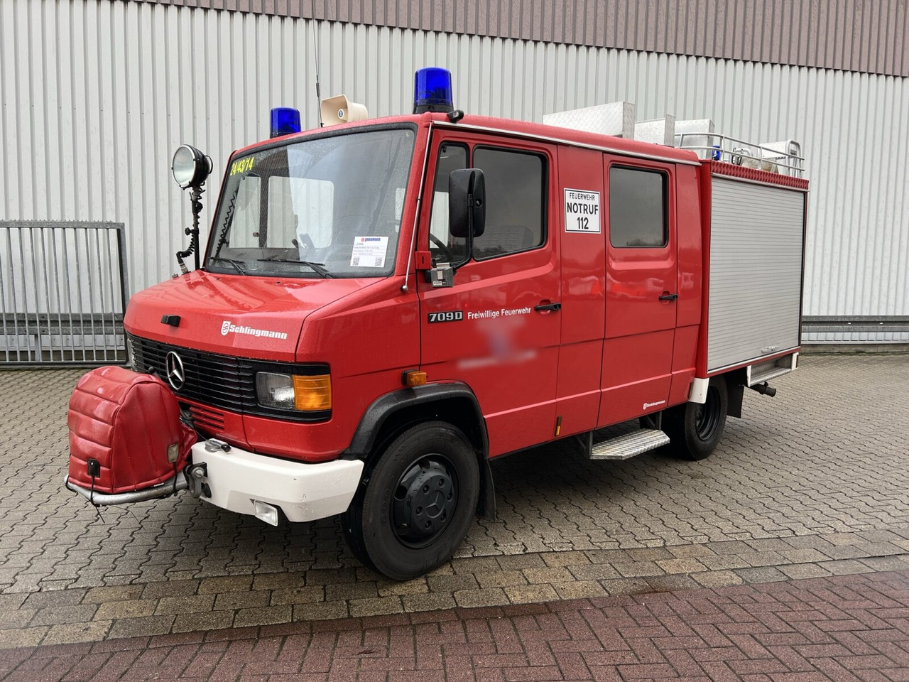 Mercedes-Benz 709 D 4x2 Doka 709 D 4x2 Doka, LF 8 - Fire truck: picture 1 Mercedes-Benz 709 D 4x2 Doka 709 D 4x2 Doka, LF 8 - Fire truck: picture 1