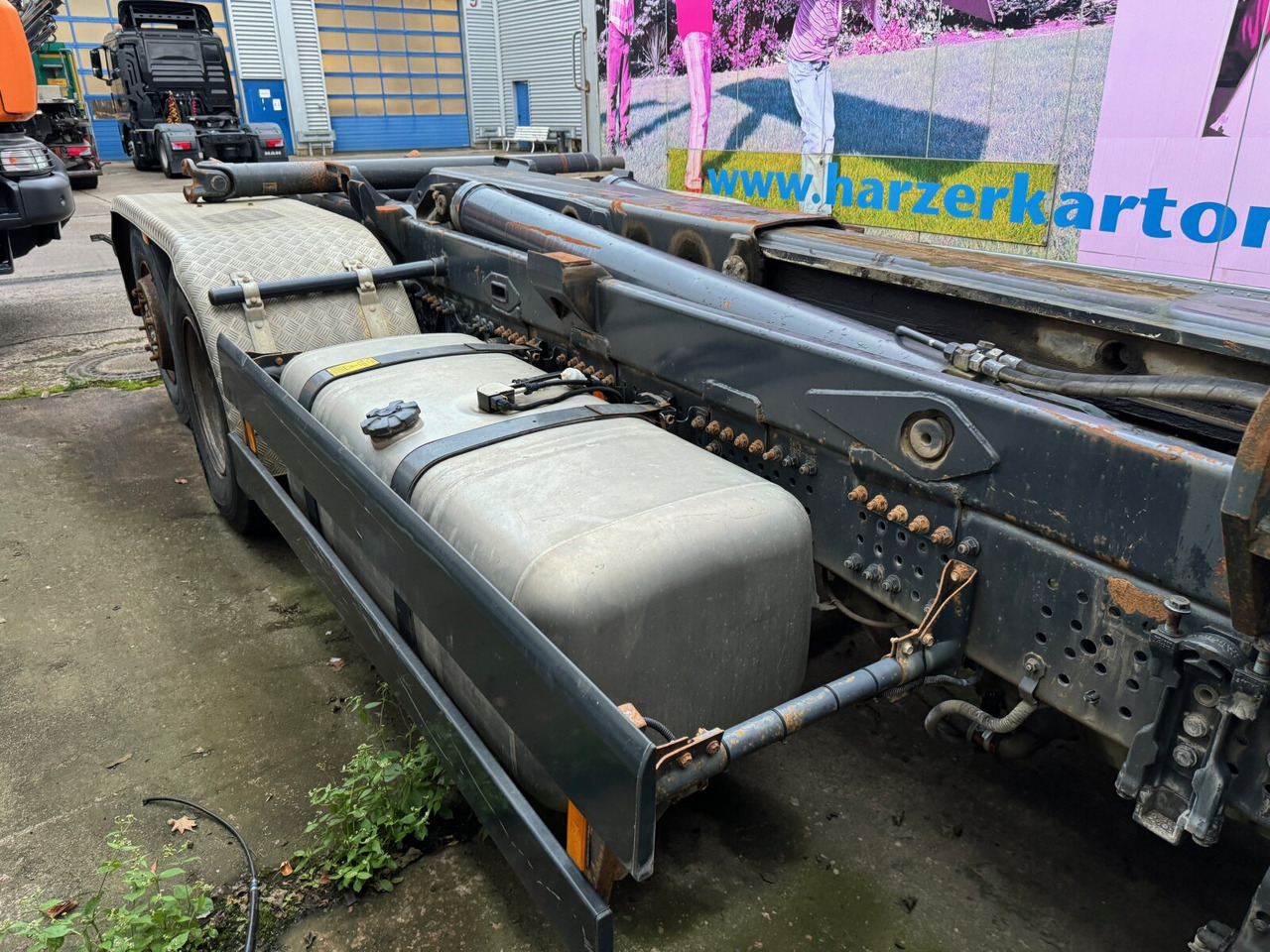 Hook lift truck Mercedes-Benz Actros 2548 L 6x2, ERSATZTEILSPENDER! Actros 2548 L 6x2/46, Retarder, Lenk-/Liftachse, ERSATZTEILSPENDER!: picture 10 Hook lift truck Mercedes-Benz Actros 2548 L 6x2, ERSATZTEILSPENDER! Actros 2548 L 6x2/46, Retarder, Lenk-/Liftachse, ERSATZTEILSPENDER!: picture 10