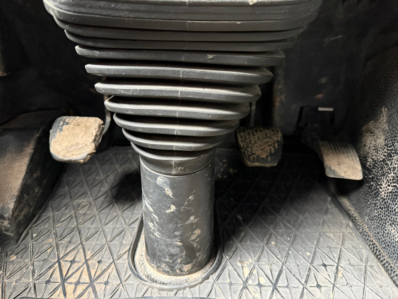 Mercedes-Benz Actros 3241 K 8x4/4 Actros 3241 K 8x4/4, Bordmatik - Tipper: picture 5 Mercedes-Benz Actros 3241 K 8x4/4 Actros 3241 K 8x4/4, Bordmatik - Tipper: picture 5