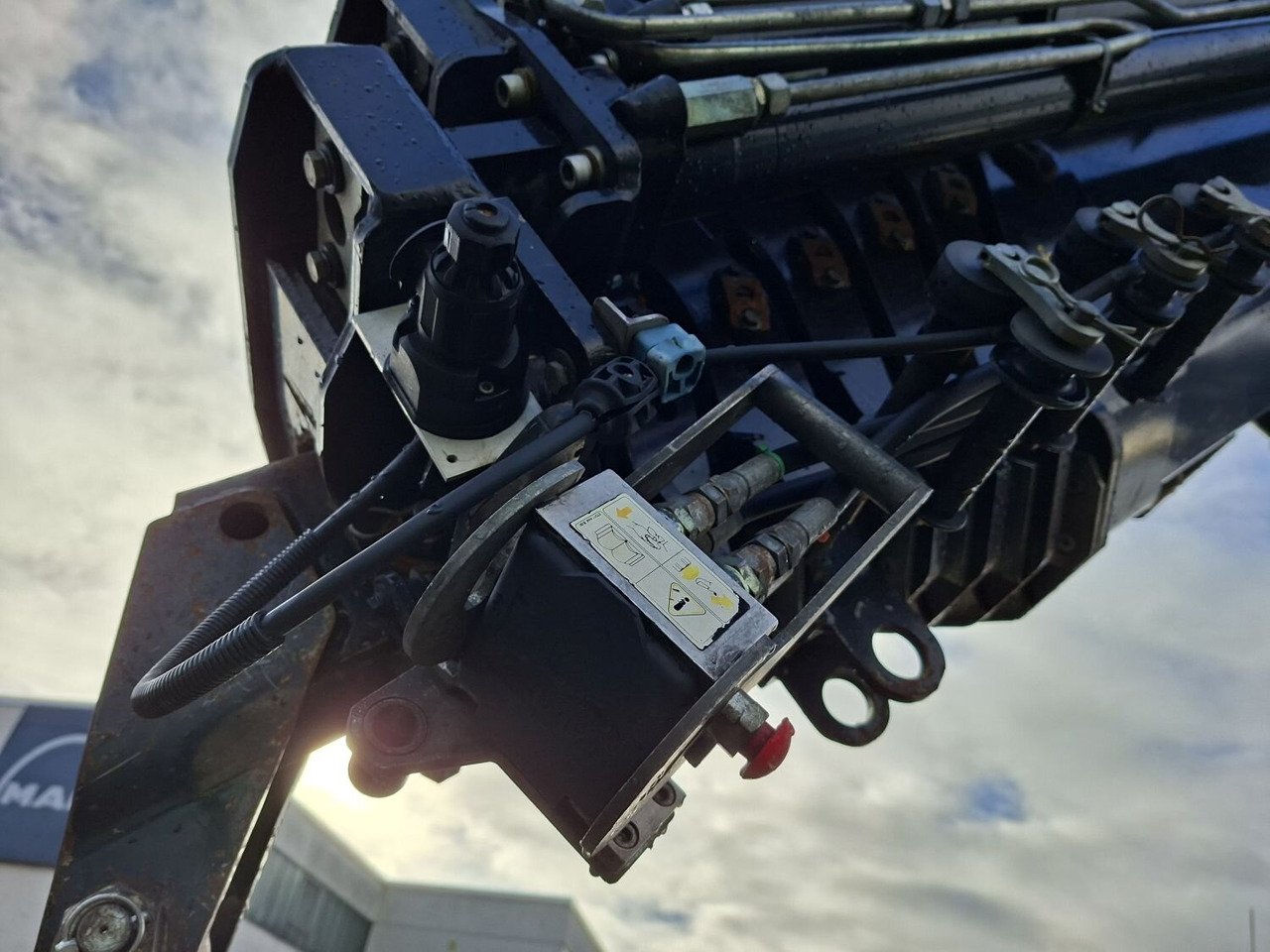 Hook lift truck, Crane truck Mercedes-Benz Actros 4146 K 8x4/4 Actros 4146 K 8x4/4, Retarder, Kran Hiab XS 477 E-7 HiPro, Bj. 2010, Flyjib, Seilwinde, Funk: picture 14 Hook lift truck, Crane truck Mercedes-Benz Actros 4146 K 8x4/4 Actros 4146 K 8x4/4, Retarder, Kran Hiab XS 477 E-7 HiPro, Bj. 2010, Flyjib, Seilwinde, Funk: picture 14