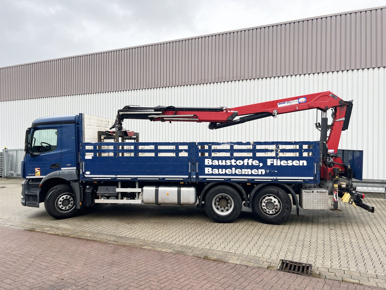 Crane truck, Dropside/ Flatbed truck Mercedes-Benz Antos 2540 L 6x2 Antos 2540 L 6x2, Lenkachse, HMF 2110-L3 Heckkran: picture 13