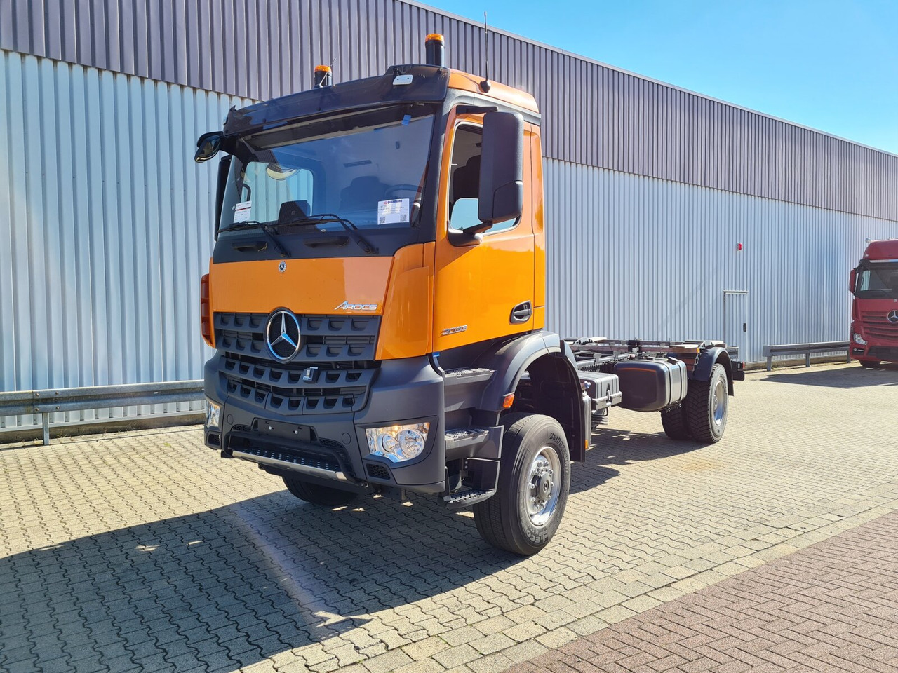 Mercedes-Benz Arocs 2033 A 4x4 Arocs 2033 A 4x4, Grounder, Motorabtrieb - Cab chassis truck: picture 1 Mercedes-Benz Arocs 2033 A 4x4 Arocs 2033 A 4x4, Grounder, Motorabtrieb - Cab chassis truck: picture 1