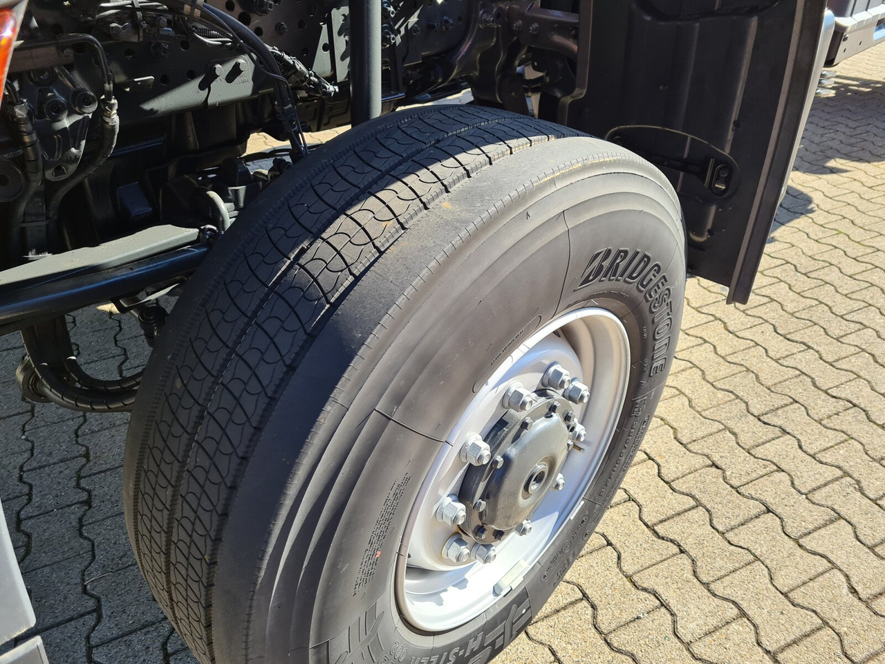 Mercedes-Benz Arocs 2033 A 4x4 Arocs 2033 A 4x4, Grounder, Motorabtrieb - Cab chassis truck: picture 4 Mercedes-Benz Arocs 2033 A 4x4 Arocs 2033 A 4x4, Grounder, Motorabtrieb - Cab chassis truck: picture 4