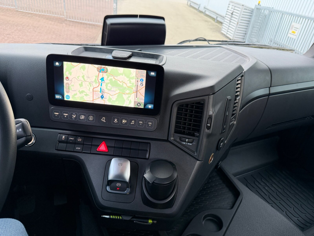 Mercedes-Benz Arocs 2542 L 6x2/4 Arocs 2542/45 L 6x2/4, Vorlauflenk-/liftachse, Navi, MultimediaCockpit - Cab chassis truck: picture 3 Mercedes-Benz Arocs 2542 L 6x2/4 Arocs 2542/45 L 6x2/4, Vorlauflenk-/liftachse, Navi, MultimediaCockpit - Cab chassis truck: picture 3