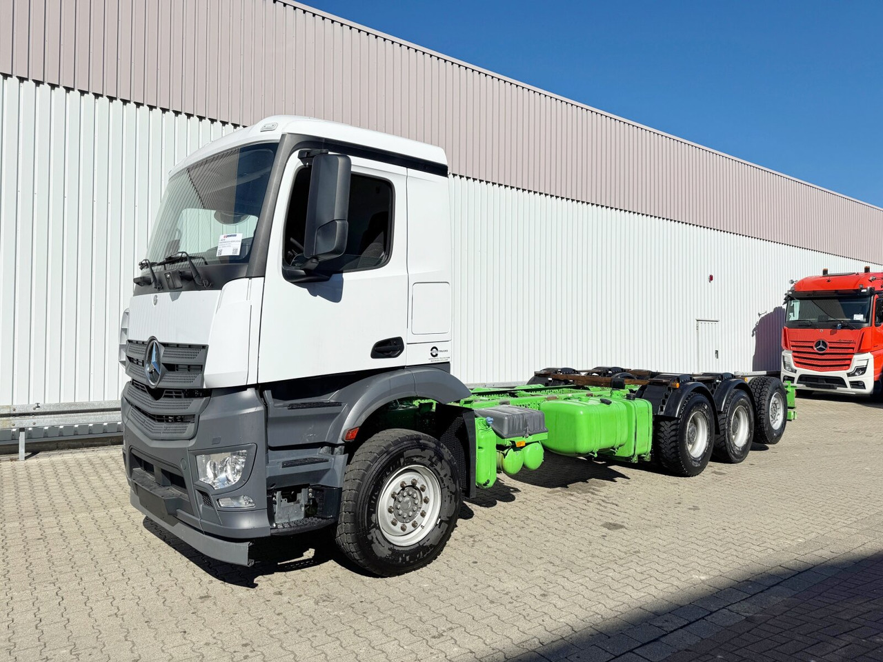 Mercedes-Benz Arocs 3242/48 LK 8x4/4 Arocs 3242/48 LK 8x4/4, Lenk-/Liftachse, Nebenantrieb - Cab chassis truck: picture 1 Mercedes-Benz Arocs 3242/48 LK 8x4/4 Arocs 3242/48 LK 8x4/4, Lenk-/Liftachse, Nebenantrieb - Cab chassis truck: picture 1