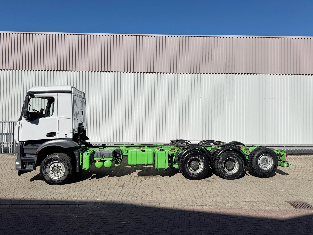 Cab chassis truck Mercedes-Benz Arocs 3242/48 LK 8x4/4 Arocs 3242/48 LK 8x4/4, Lenk-/Liftachse, Nebenantrieb: picture 14